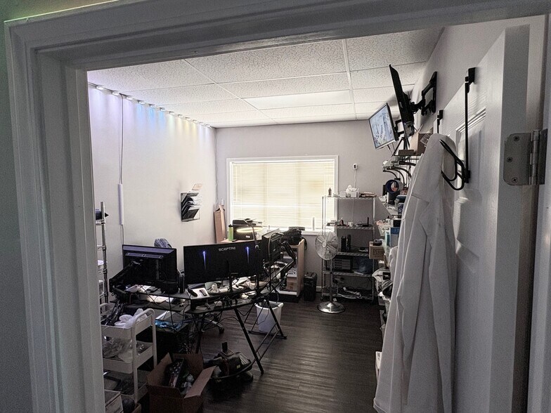 More Photos Of 802 Lima St, Wapak Storefront Retail Office For Sale