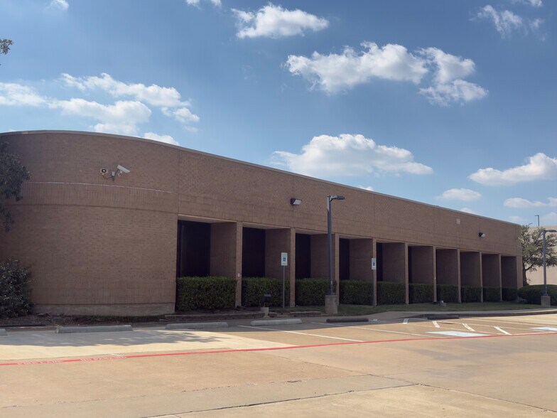 More Photos Of 9250 Amberton Pky, Dallas Medical For Lease