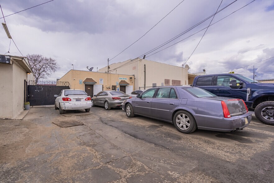 More Photos Of 11640 Atlantic Ave, Lynwood Storefront Retail Office For Sale