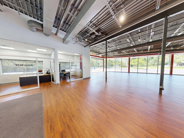 More Photos Of 855 E Grand Ave, Lake Villa Auto Dealership For Sale