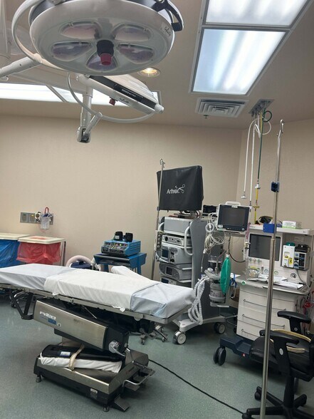 More Photos Of 5448 N White Mountain Blvd, Lakeside Medical For Lease