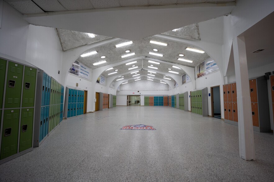 More Photos Of 5435 S Braeswood Blvd, Houston Specialty For Sale