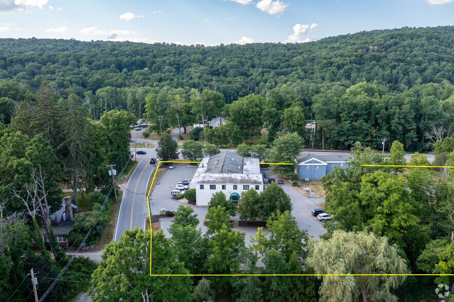 More Photos Of 3839 Danbury Rd, Brewster Village Office For Lease