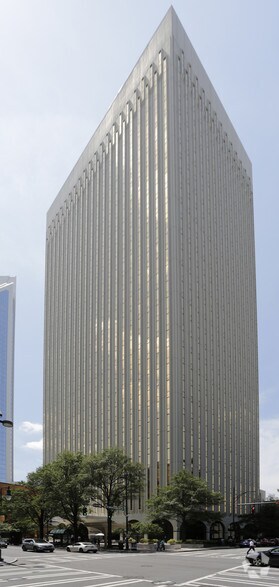 More Photos Of 400 S Tryon St, Charlotte Loft Creative Space For Lease