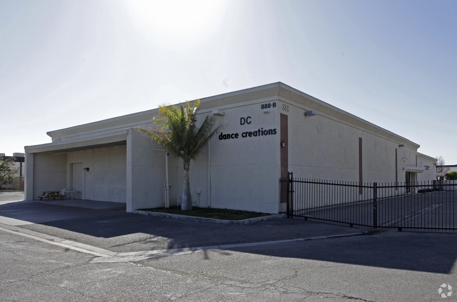 Primary Photo Of 888 Easy St, Simi Valley Flex For Lease