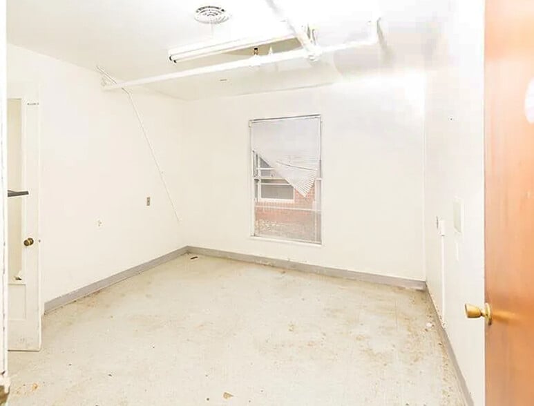 More Photos Of 109-111 S 33rd St, Temple Assisted Living For Sale