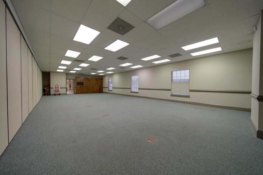 More Photos Of 322 S Main St, Lancaster Medical For Sale