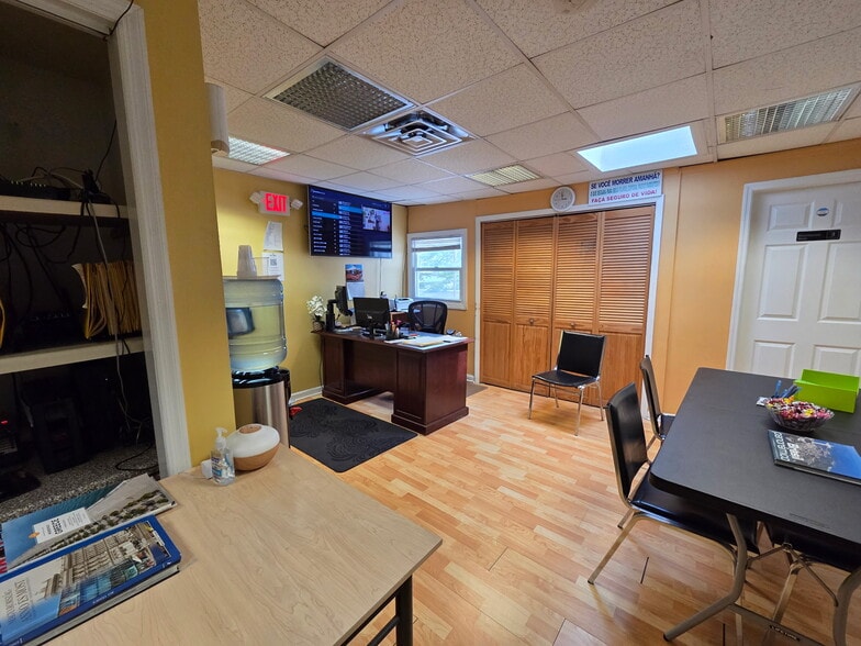 More Photos Of 257 Ferry St, Newark General Retail For Sale