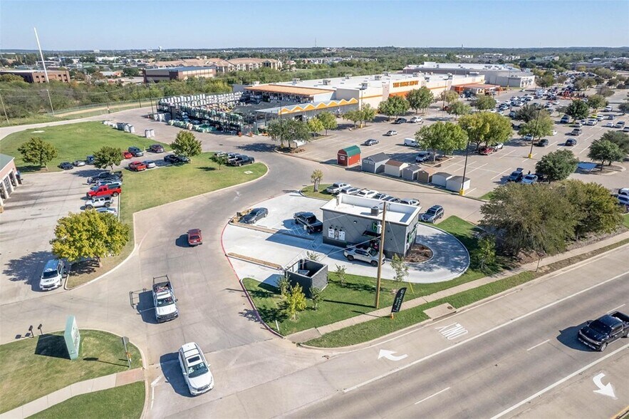 More Photos Of 330 NW John Jones Dr, Burleson Fast Food For Lease