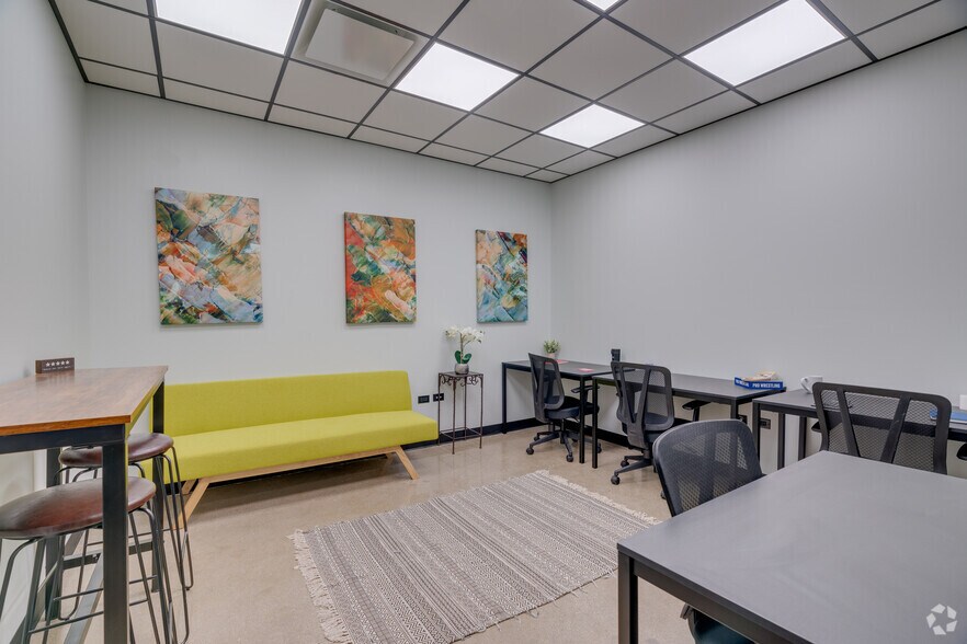 More Photos Of 7358-7360 N Lincoln Ave, Lincolnwood Coworking Space