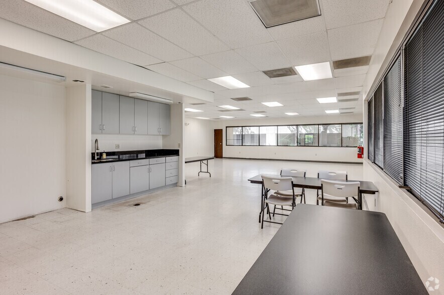 More Photos Of 2942 Daimler St, Santa Ana Office For Sale