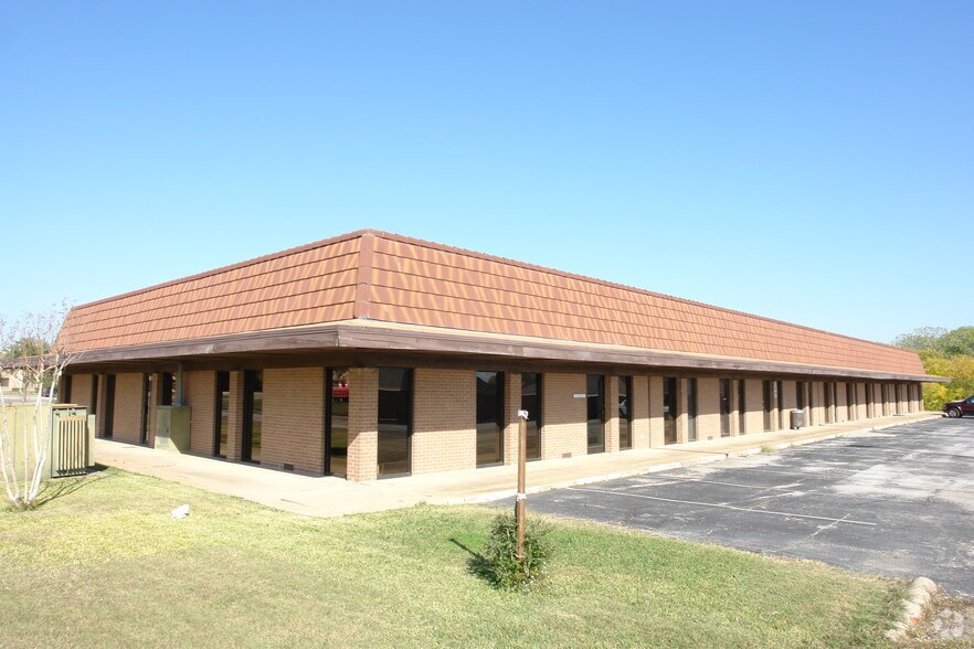 More Photos Of 2701 Osler Dr, Grand Prairie Medical For Sale