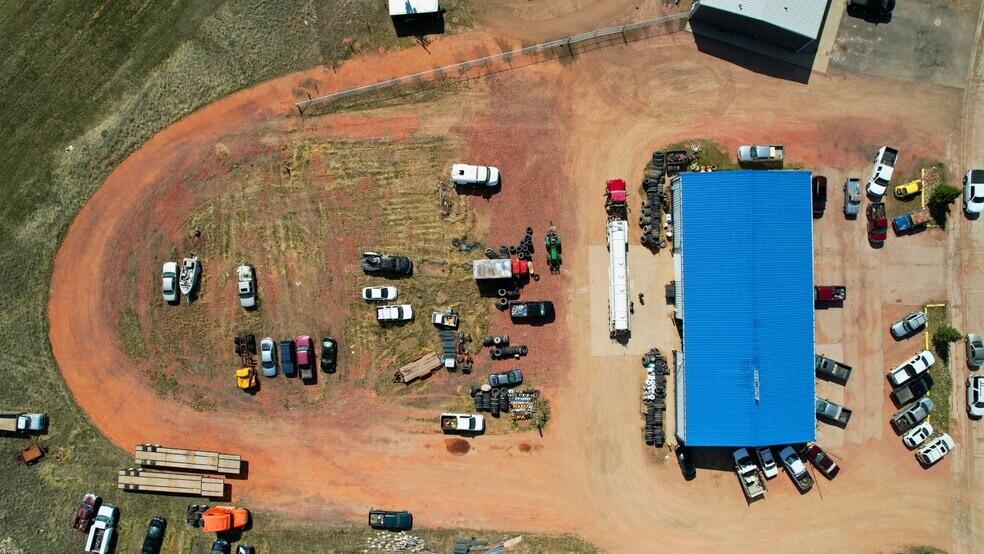 More Photos Of 1213 Elkhorn Dr, Wright Auto Repair For Sale