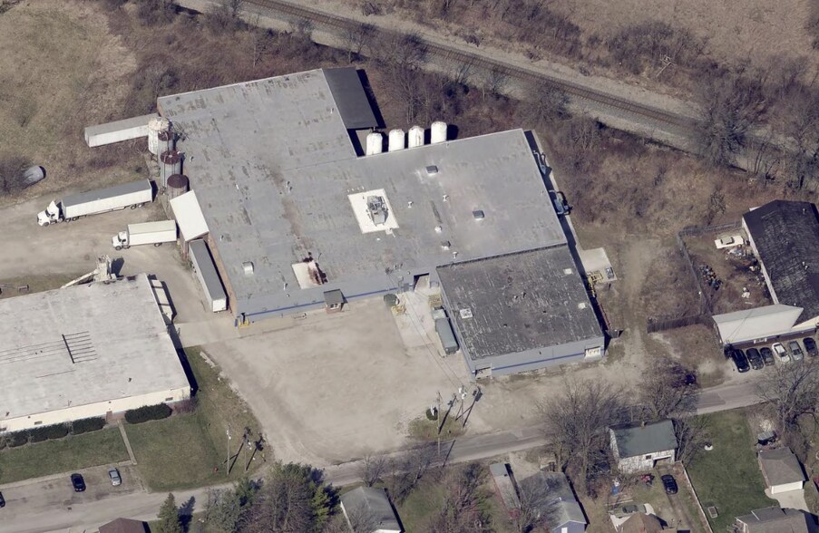 Primary Photo Of 104 Lee St, Lodi Manufacturing For Lease
