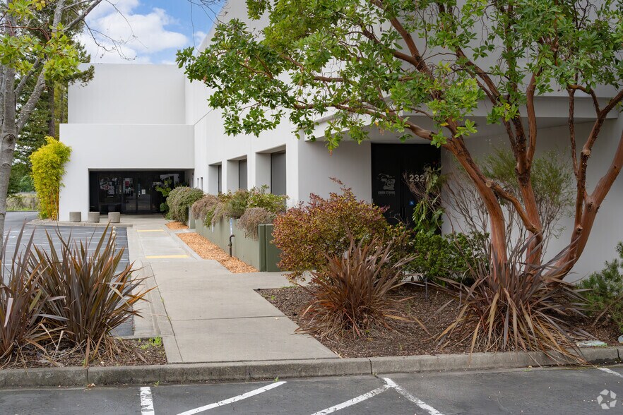 More Photos Of 2321-2329 Circadian Way, Santa Rosa Manufacturing For Sale