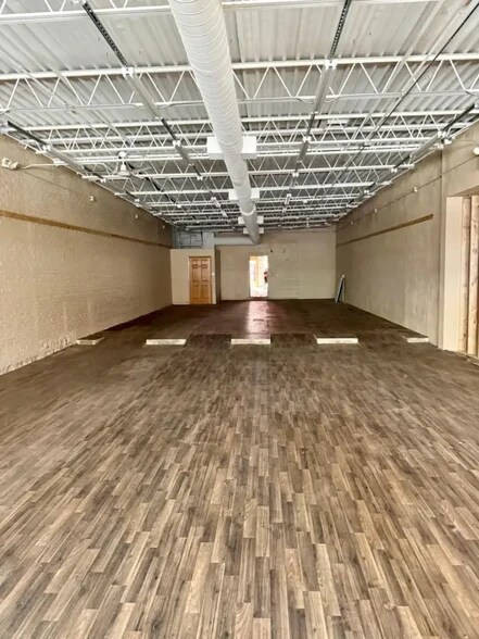 More Photos Of 308 Main St, Lakefield Industrial For Sale