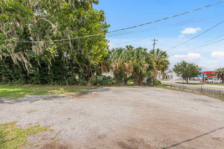 More Photos Of 700 St. Johns Ave, Palatka Restaurant For Sale