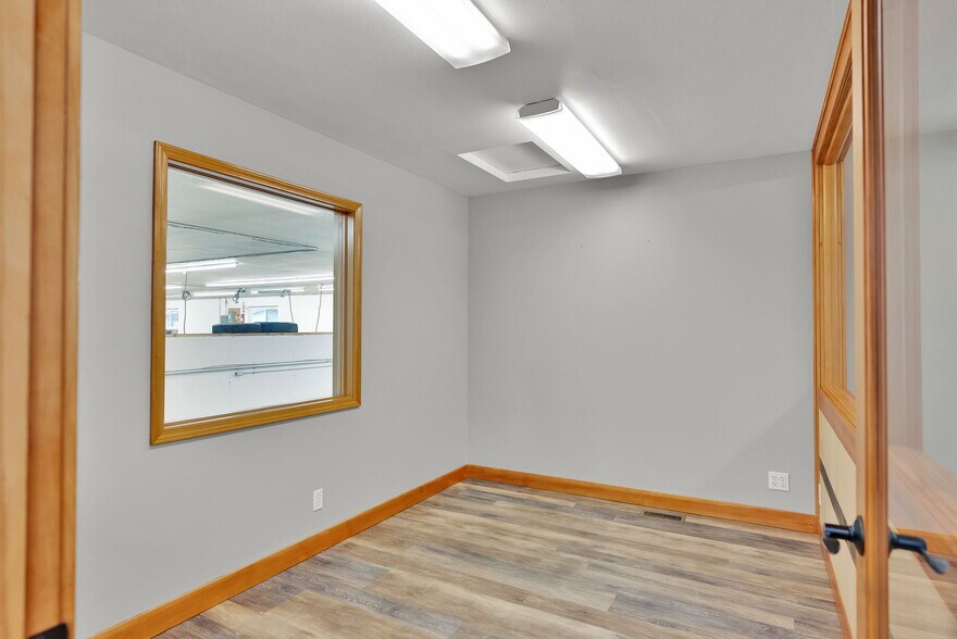 More Photos Of 11445 N Reed Rd, Hayden Warehouse For Lease