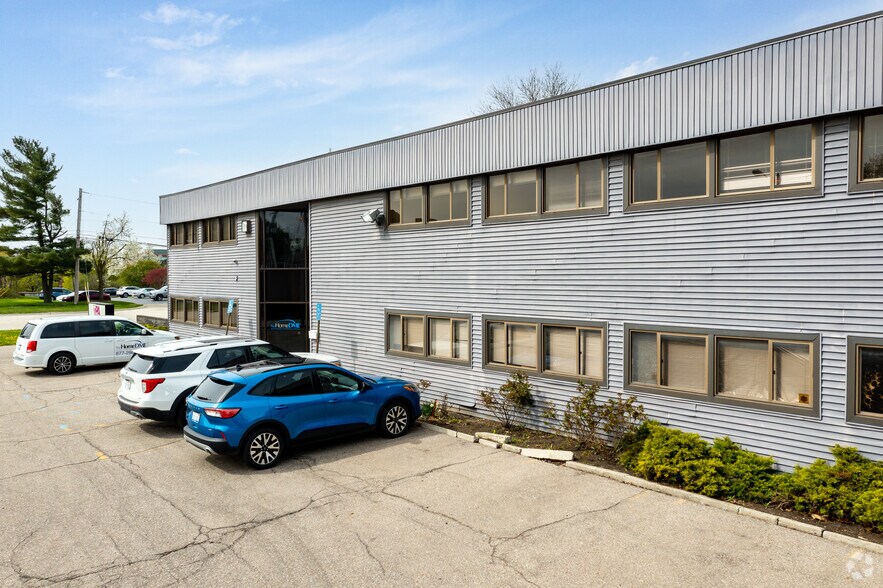 More Photos Of 21540 W 11 Mile Rd, Southfield Medical For Lease