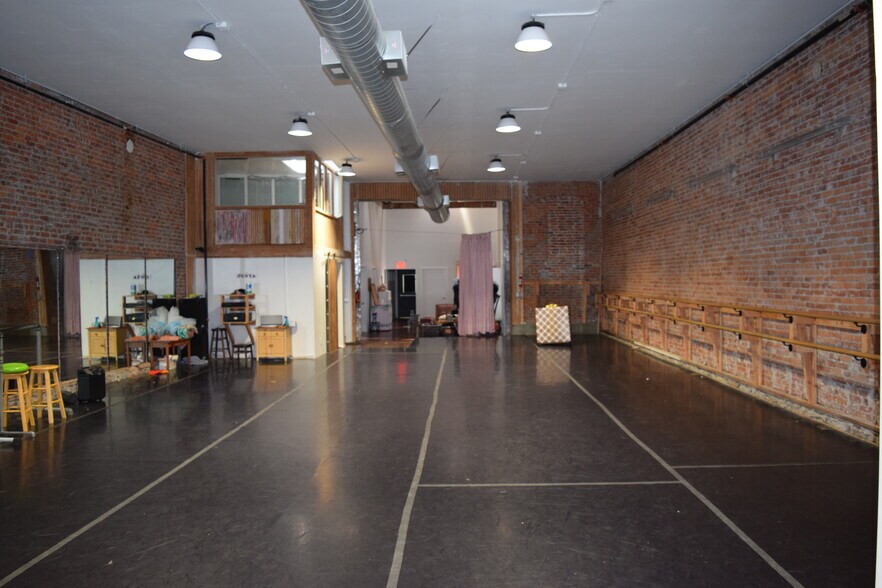 More Photos Of 226-228 Petaluma Blvd N, Petaluma Storefront For Lease