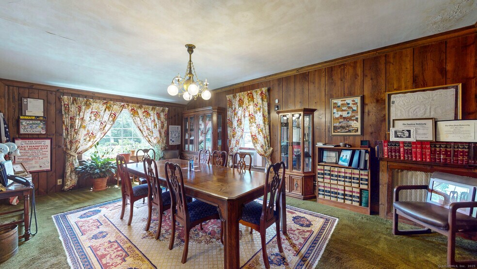 More Photos Of 8 W High St, East Hampton Office For Sale