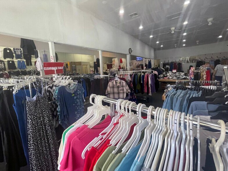 More Photos Of 254 N Broad St, Globe Storefront Retail Office For Sale