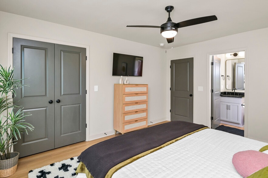 More Photos Of 816 Shull St, West Columbia Apartments For Sale