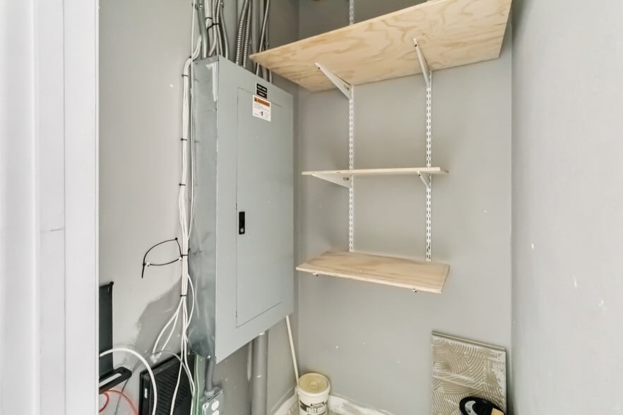 More Photos Of 2808 E Osceola Pky, Kissimmee Storefront Retail Office For Lease