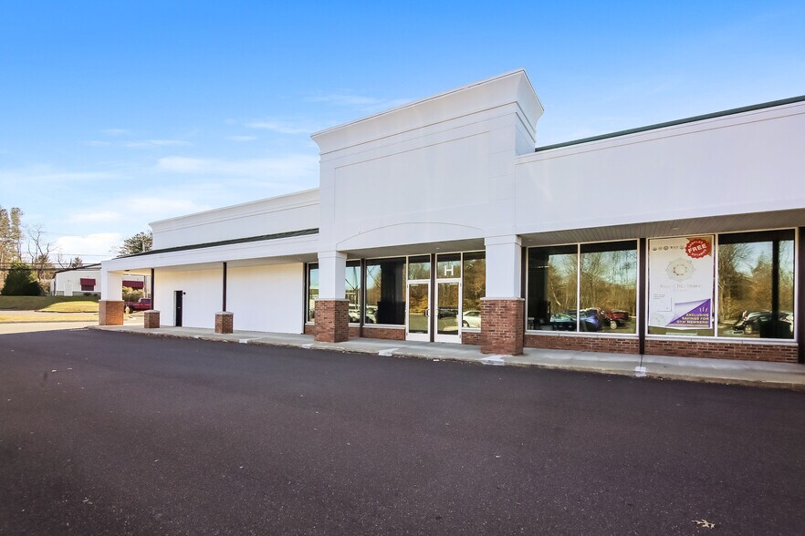 More Photos Of 425 Talcottville Rd, Vernon Freestanding For Lease