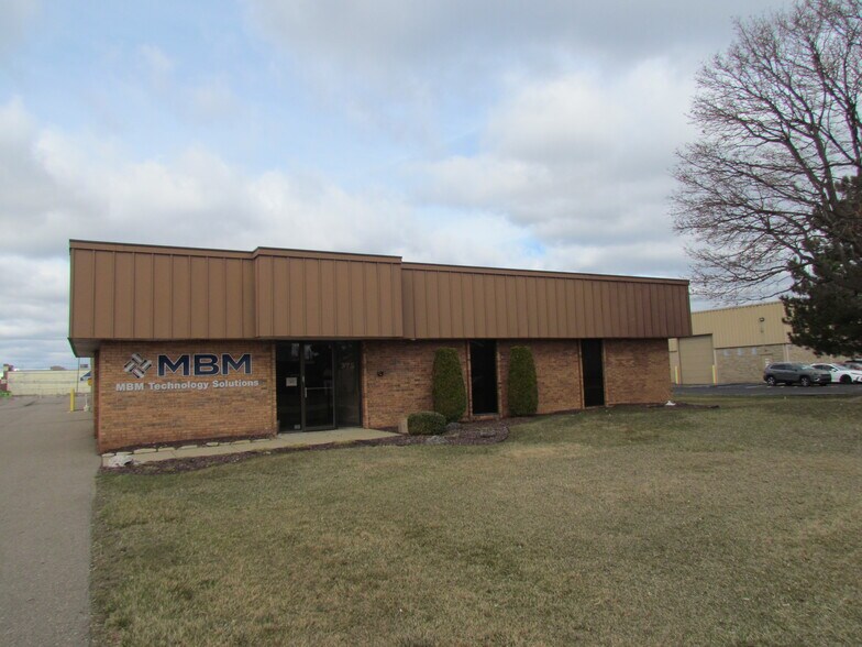 More Photos Of 375 Robbins Dr, Troy Light Distribution For Sale