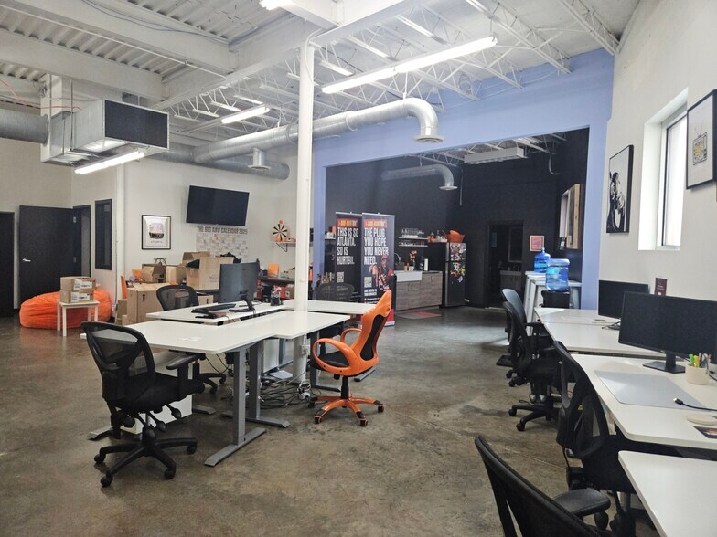 More Photos Of 914 Howell Mill Rd NW, Atlanta Office For Lease