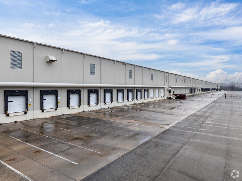 More Photos Of 860 John B Brooks Rd, Pendergrass Distribution For Lease