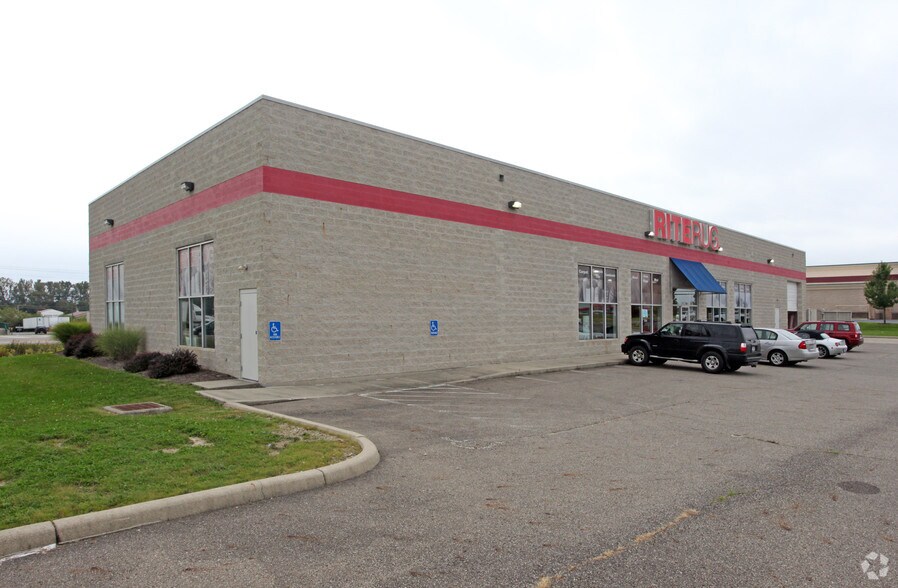 More Photos Of 1613 Victor Rd NW, Lancaster Freestanding For Lease