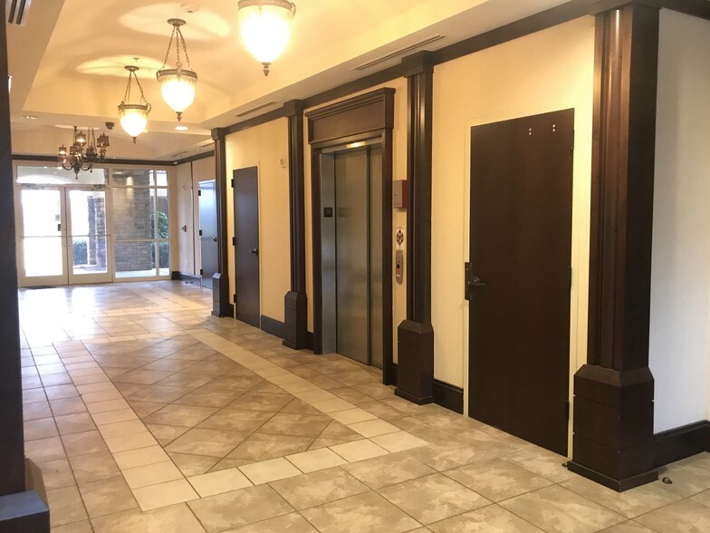 More Photos Of 300 Lester Mill Rd, Locust Grove Office For Lease