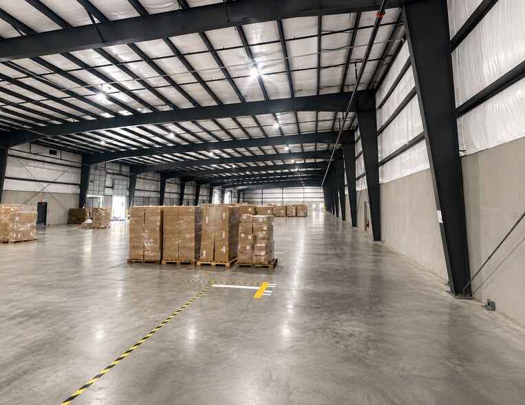 More Photos Of 774 King George Blvd, Savannah Distribution For Lease