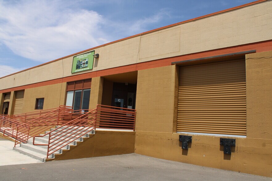 More Photos Of 1121 Larry Mahan Dr, El Paso Light Distribution For Lease