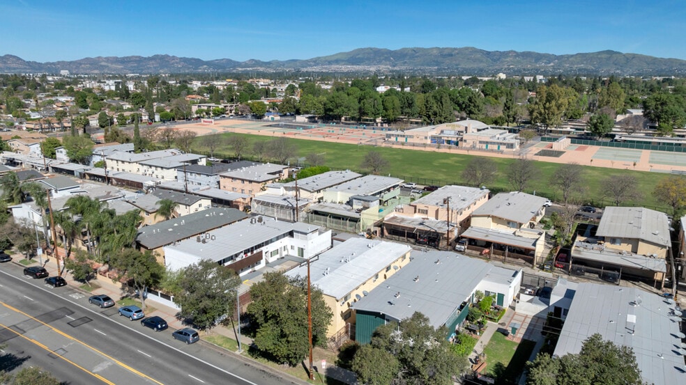 More Photos Of 17945 Roscoe Blvd, Northridge Apartments For Sale