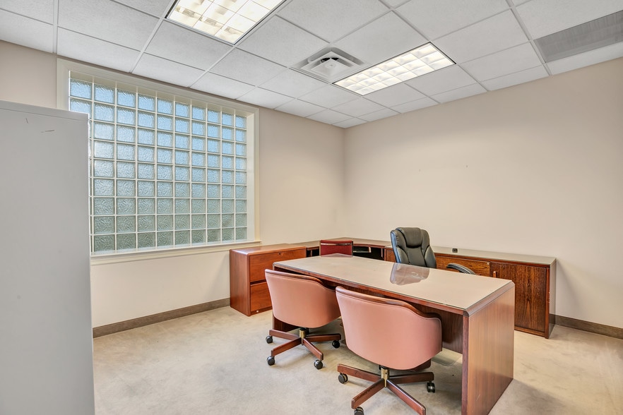 More Photos Of 437 N Magnolia Ave, Orlando Loft Creative Space For Sale