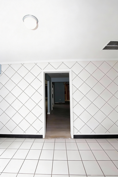 More Photos Of 706 Collins Hill Rd, Lawrenceville Office For Sale