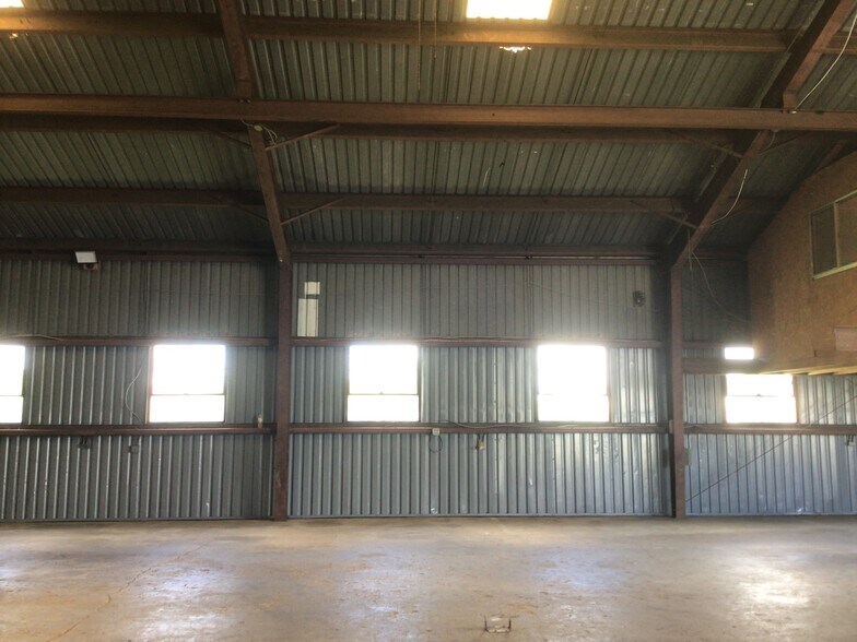 More Photos Of 921 Lawrence Rd, Kemah Industrial For Sale
