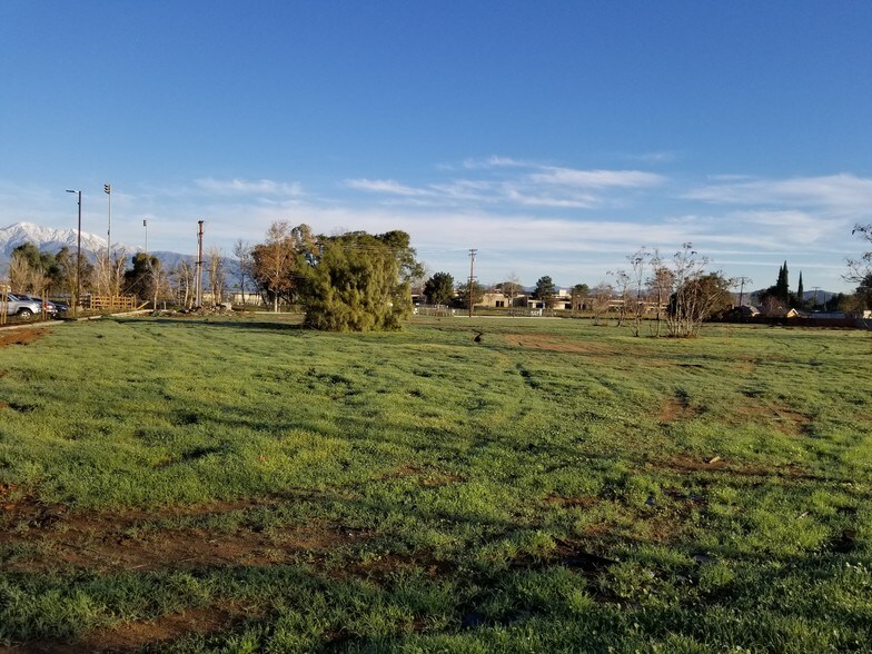 More Photos Of Bellgrave Ave & Etiwanda Ave @ Etiwanda Ave, Jurupa Valley Land For Lease