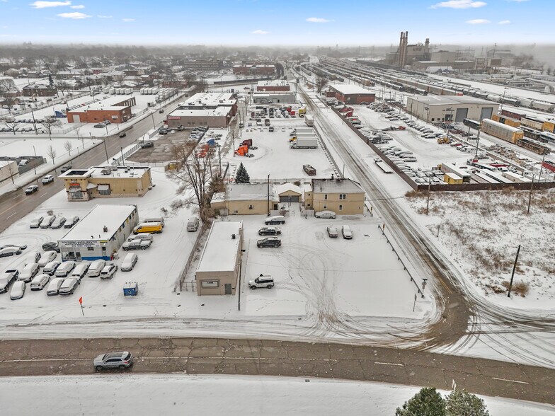 More Photos Of 10531 Wren St, Dearborn Bar For Sale