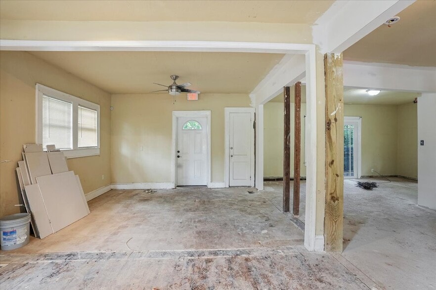 More Photos Of 2741 Church St, Atlanta Office Residential For Sale