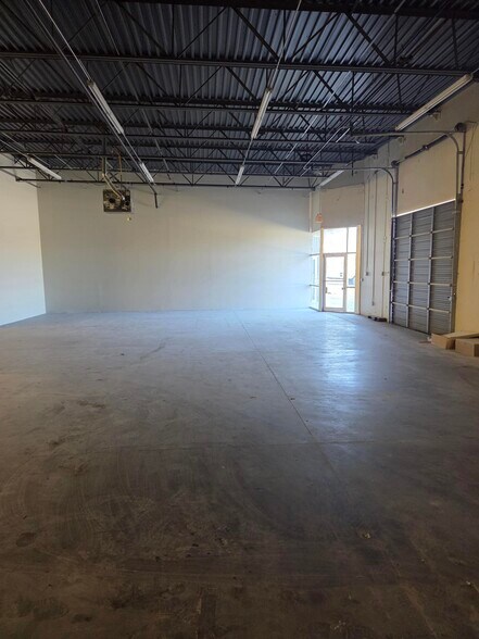 More Photos Of 3430 Alemeda St, Fort Worth Warehouse For Lease