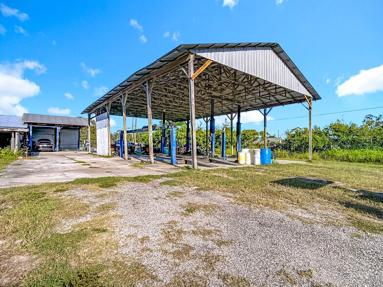 More Photos Of 16924 Shady Hills Rd, Spring Hill Auto Repair For Sale