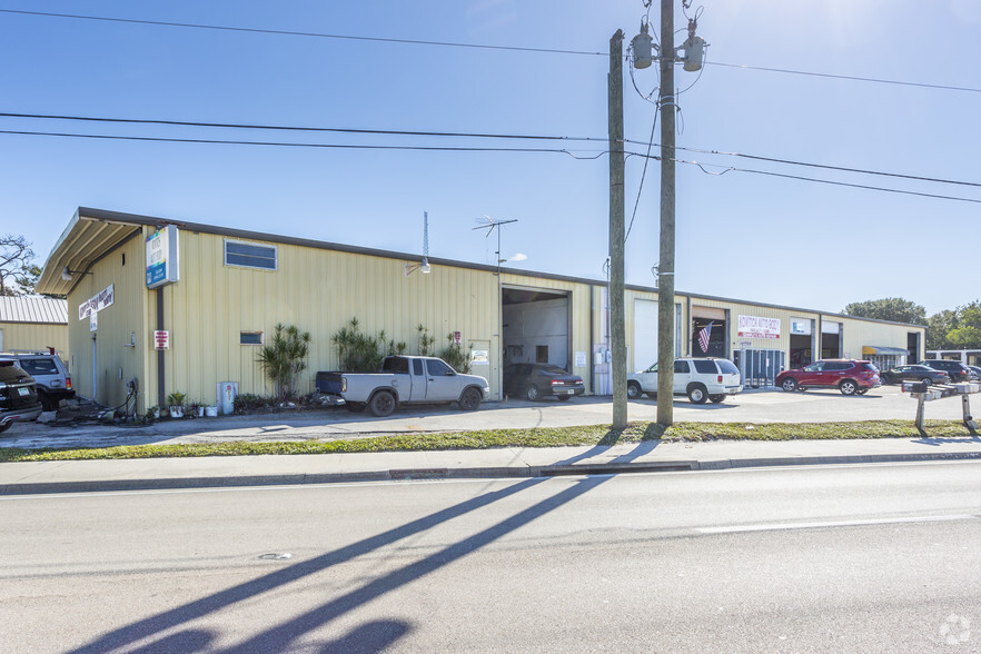 Primary Photo Of 4186 Kings Hwy, Port Charlotte Warehouse For Lease