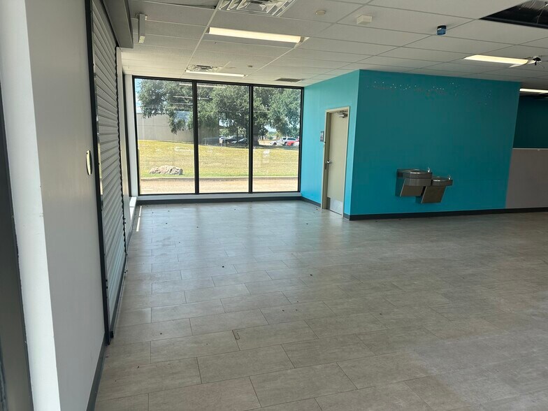 More Photos Of 1329 S Jackson St, Jacksonville Drugstore For Lease