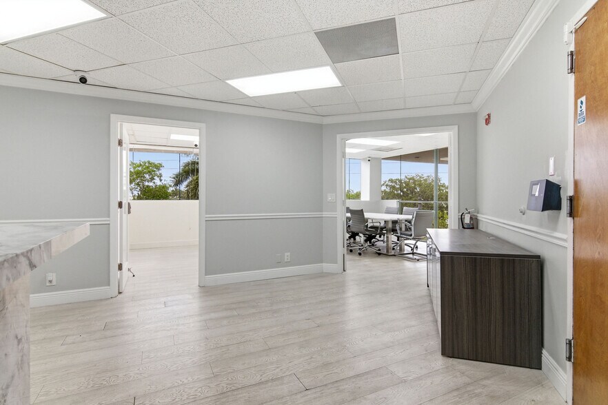 More Photos Of 1640 W Oakland Park Blvd, Fort Lauderdale Office For Sale