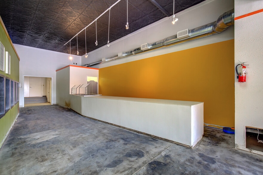 More Photos Of 1213 Washington St, Commerce Storefront Retail Office For Sale