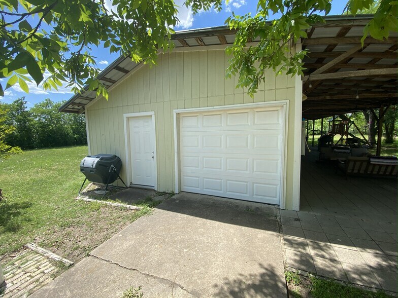 More Photos Of 4902 Pecan Springs Rd, Austin Land For Sale